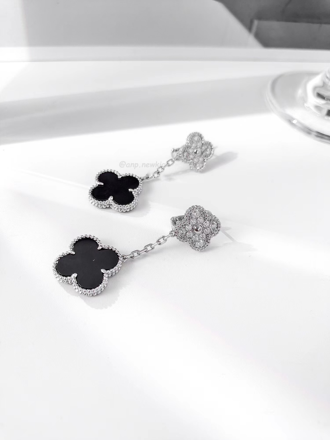 Van Cleef Arpels Magic Alhambra Earrings 2 Motifs 18k White Gold (7) - www.newkick.vip